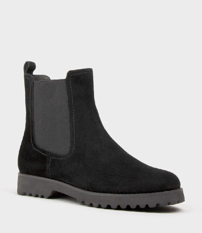 WYATT Chukka Boot on Rubber Sole in Black Suede