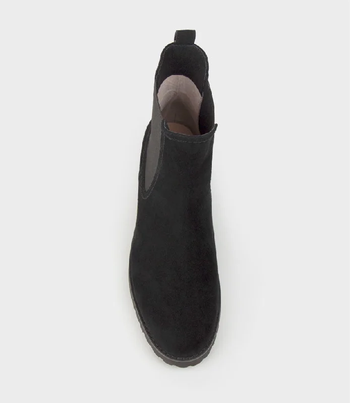 WYATT Chukka Boot on Rubber Sole in Black Suede