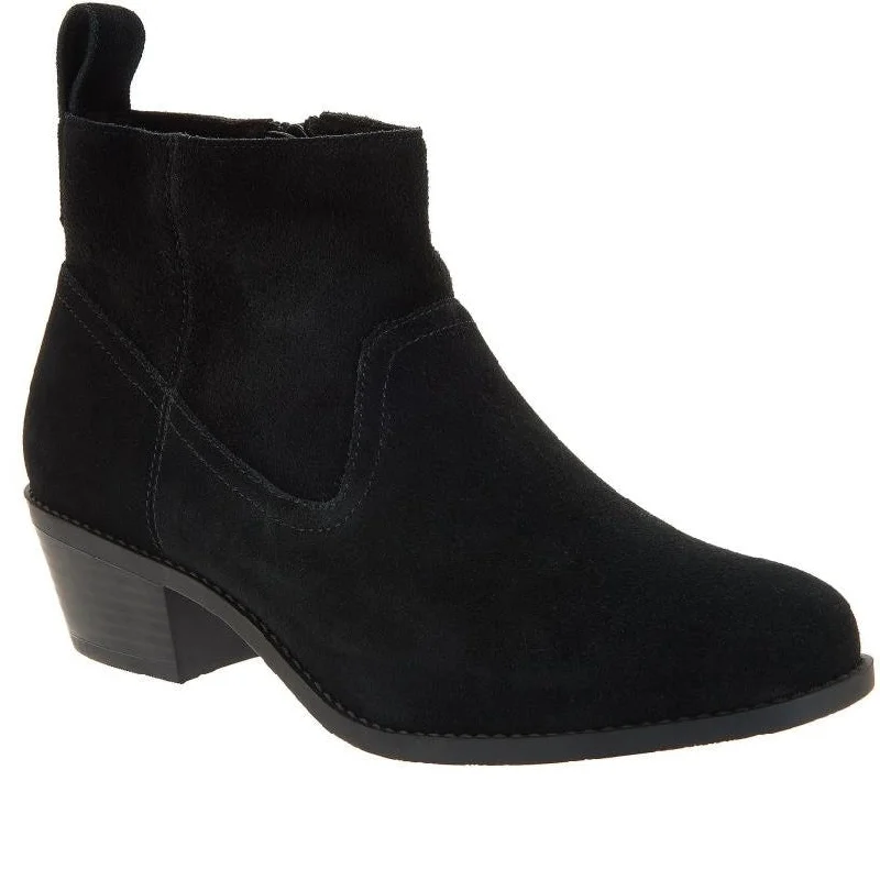 Chunky Heeled Round Toe Boots