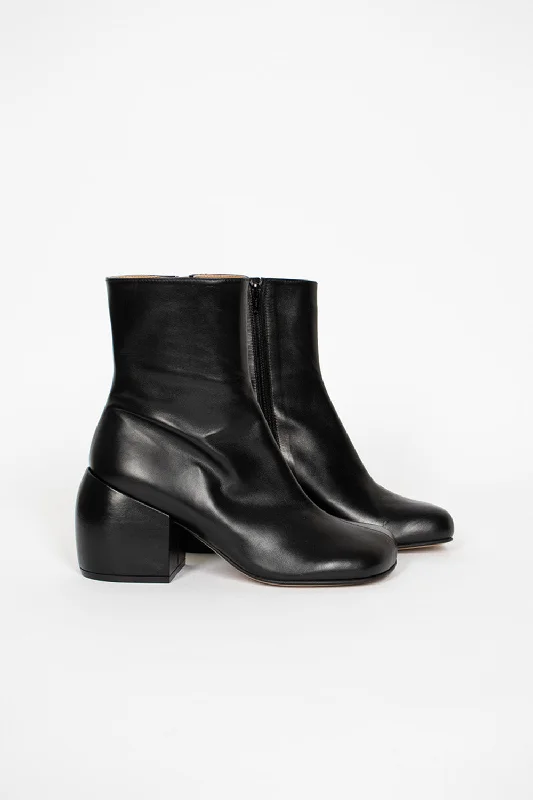 Heeled Half Boot Black